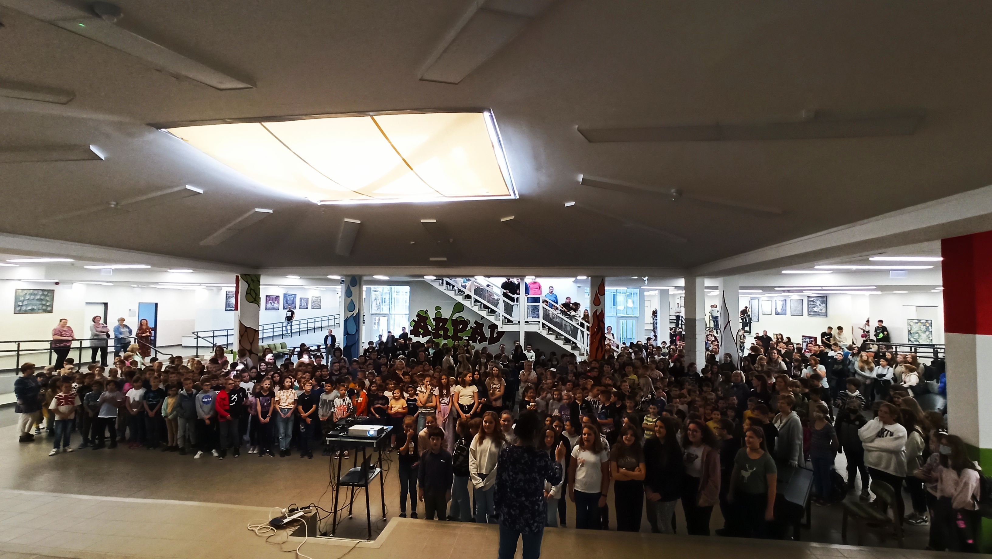 Közös éneklés a zenei világnap alkalmából