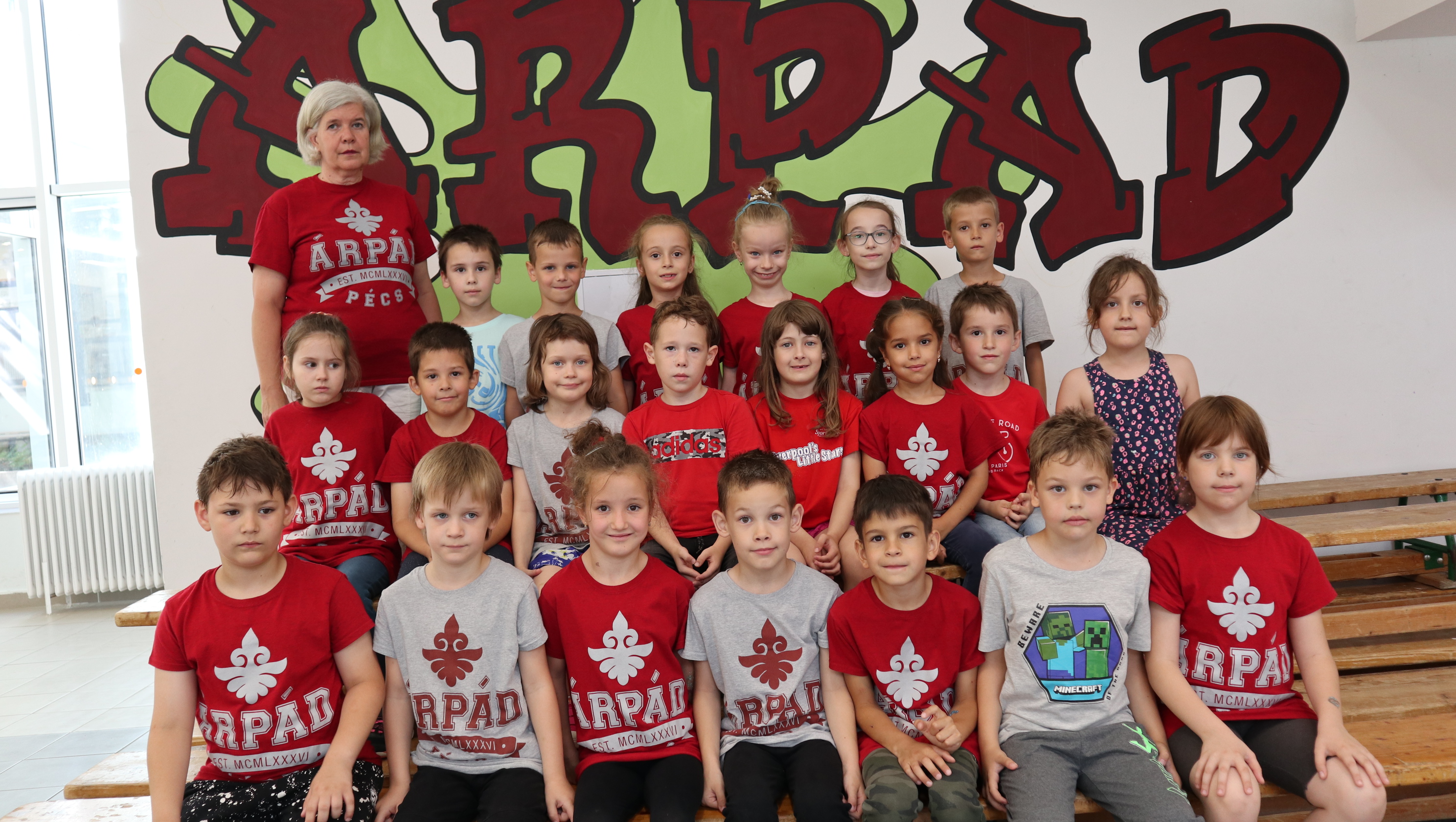 Iskolai póló és pulóver rendelése