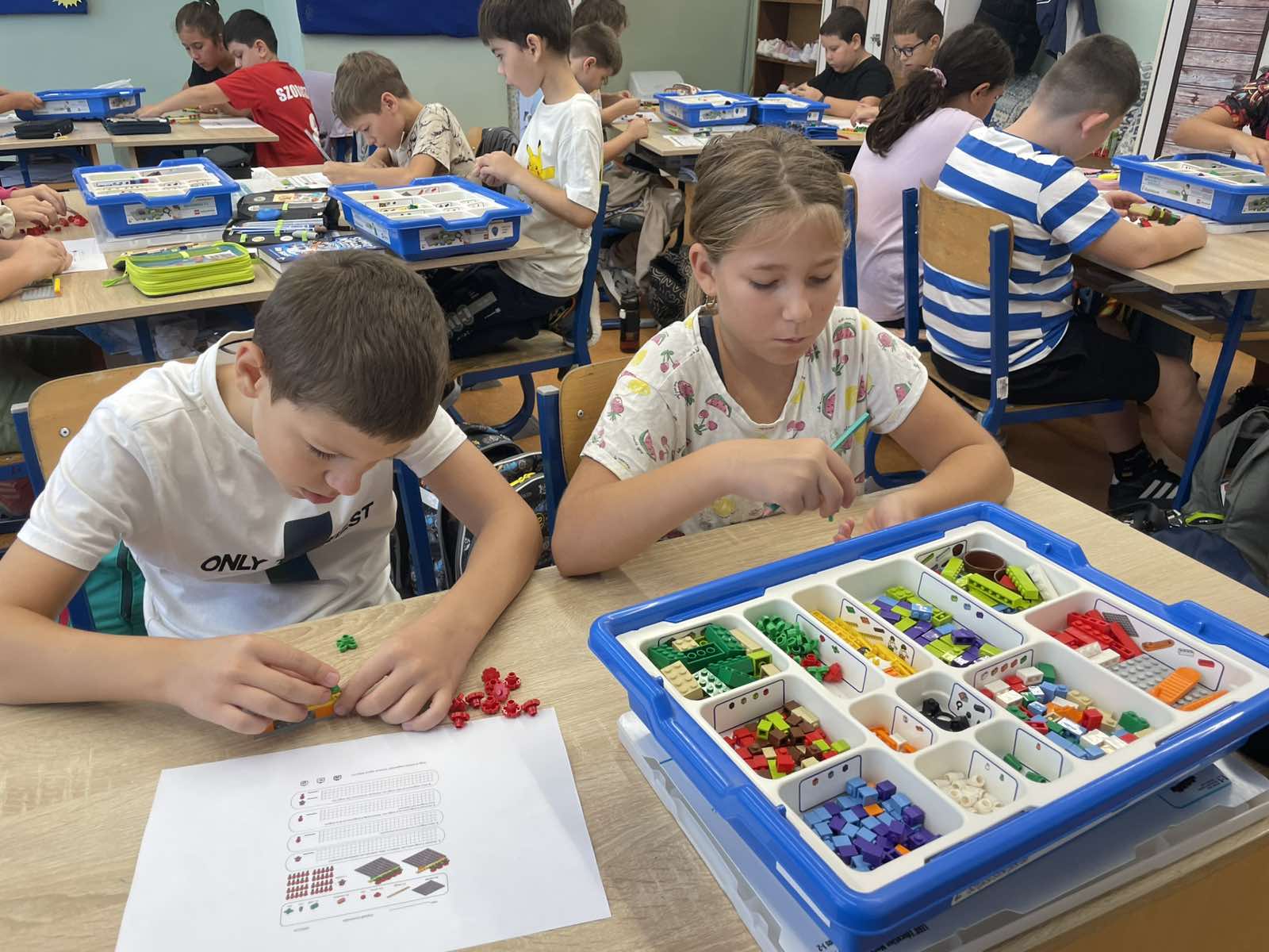 🧱 LEGOMATEK-LÁZ A 4.C-BEN! 🧠