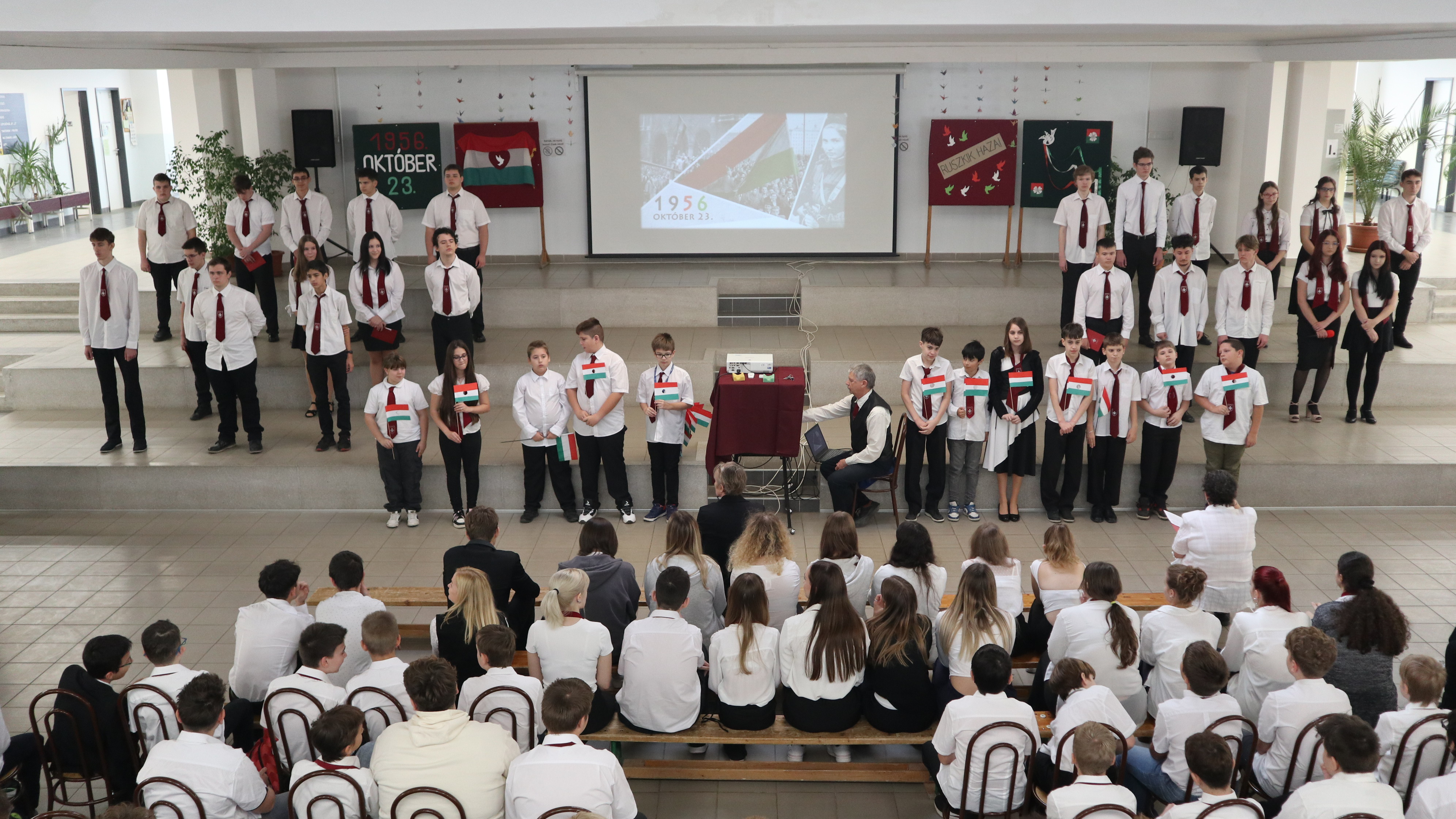 '56 üzenete - ünnepi műsor