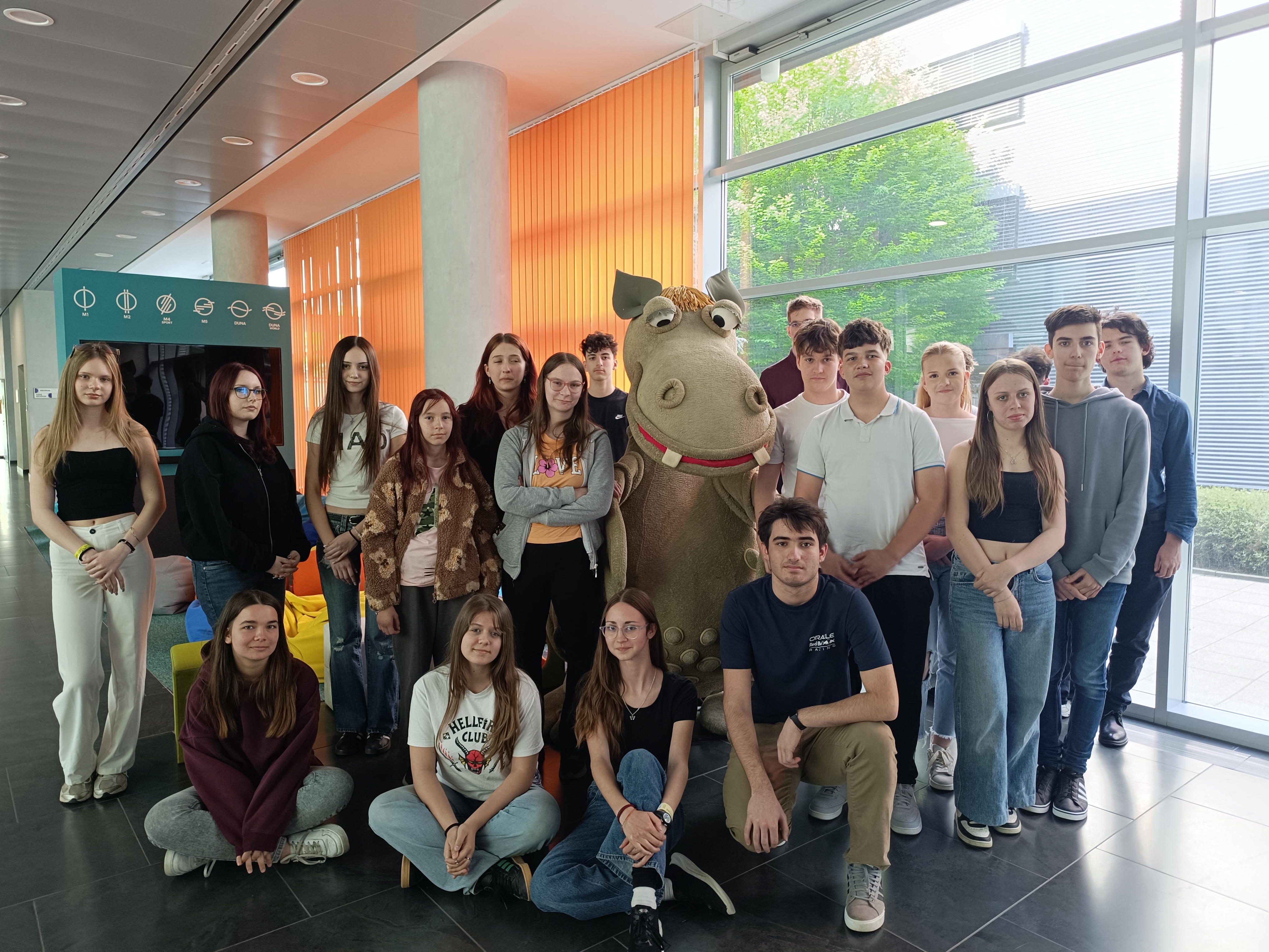 A kulisszák mögött